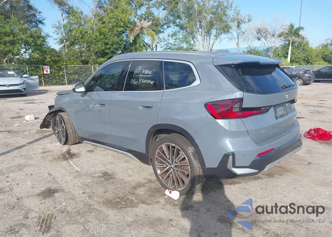 2024 BMW X1 xDrive28I z USA, uszkodzony, nr VIN WBX73EF04R5Z92995